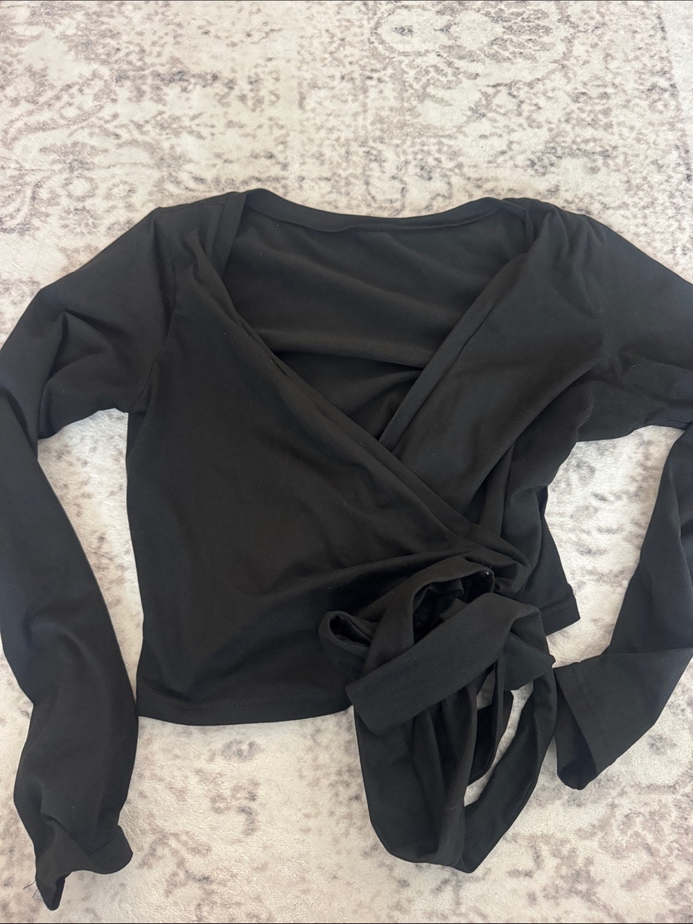 Women’s Black Wrap Tie-Front Long Sleeve Crop Top